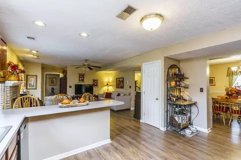 3952 Hillside Dr, Lexington, KY 40514 photo 9