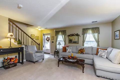 3952 Hillside Dr, Lexington, KY 40514 photo 3