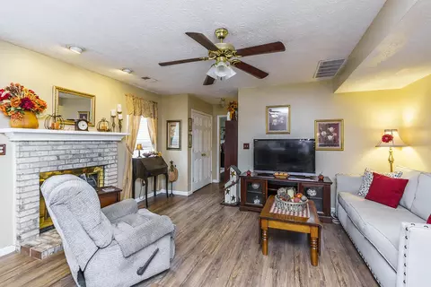 3952 Hillside Dr, Lexington, KY 40514 photo 10