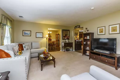 3952 Hillside Dr, Lexington, KY 40514 photo 4