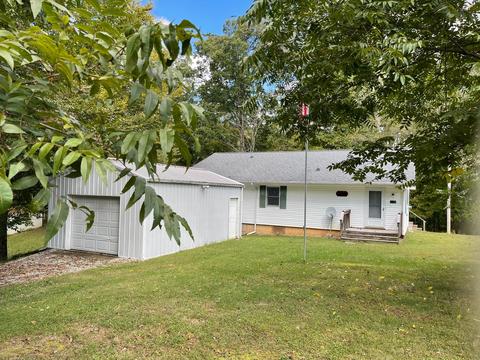 126 N Thoreau Dr, Burnside, KY 42519 photo 1