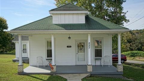 227 Grandview Ave, Burnside, KY 42519 photo 2