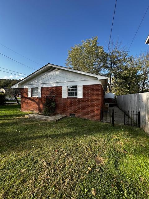 302 Malone Ln, Grayson, KY 41143 photo 2