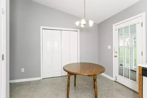 302 Corbin Ct, Paris, KY 40361 photo 8