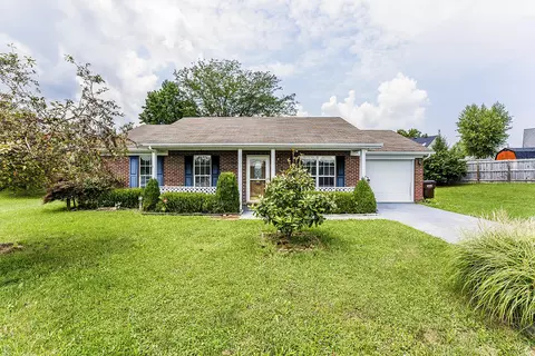 302 Corbin Ct, Paris, KY 40361 photo 2
