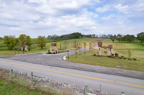 121 Lamplight Lndg, Nicholasville, KY 40356