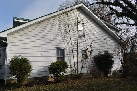 809 Gloucester Ave, Middlesboro, KY 40965 photo 4