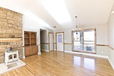 301 Hampton Hall Dr, Berea, KY 40403 photo 8