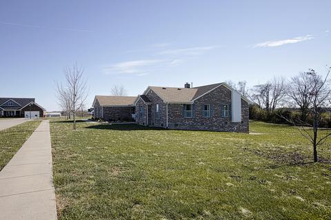 301 Hampton Hall Dr, Berea, KY 40403 photo 4
