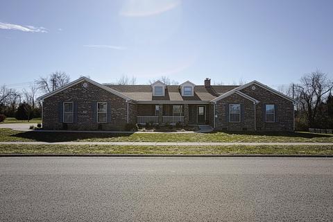 301 Hampton Hall Dr, Berea, KY 40403 photo 1