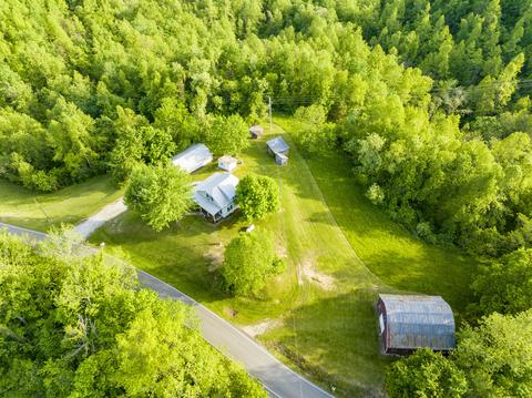 6242 Stark Ridge Rd, Olive Hill, KY 41164