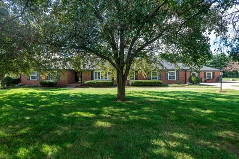 127 Lakeview Dr, Georgetown, KY 40324 photo 1