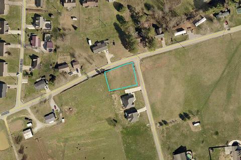 676 Whisper Woods Dr, Somerset, KY 42503