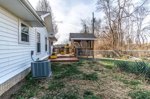 1020 Jd Cir, Berea, KY 40403 photo 8