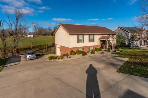1004 Eagle Point Dr, Berea, KY 40403 photo 4