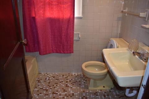 301 Exeter Ave, Middlesboro, KY 40965 photo 13