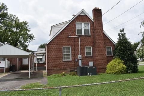 301 Exeter Ave, Middlesboro, KY 40965 photo 8