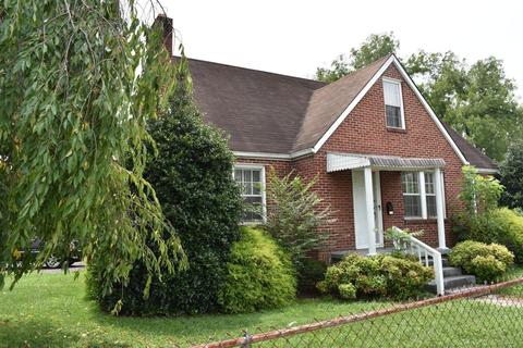 301 Exeter Ave, Middlesboro, KY 40965 photo 2