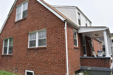 301 Exeter Ave, Middlesboro, KY 40965 photo 4