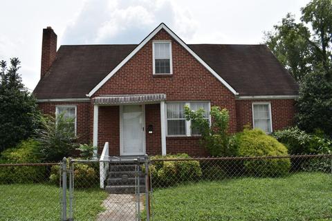 301 Exeter Ave, Middlesboro, KY 40965 photo 1
