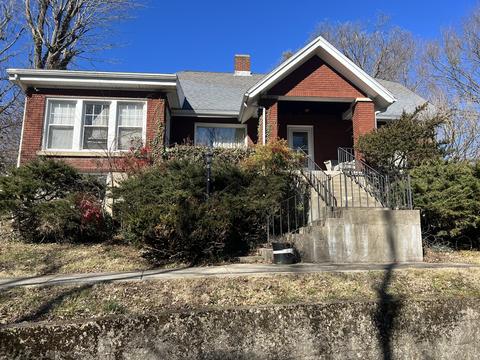111 Crescent Dr, Berea, KY 40403 photo 1