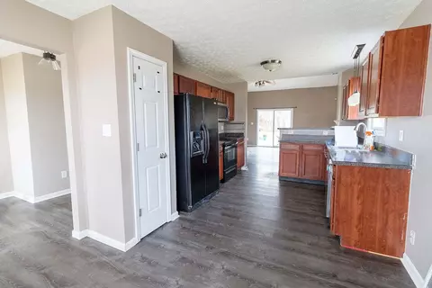 2024 Cherry Ridge Ct, La Grange, KY 40031 photo 6