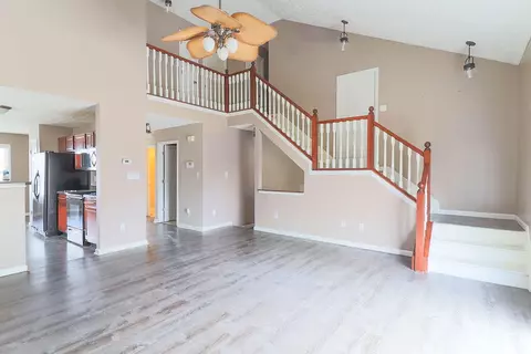 2024 Cherry Ridge Ct, La Grange, KY 40031 photo 8