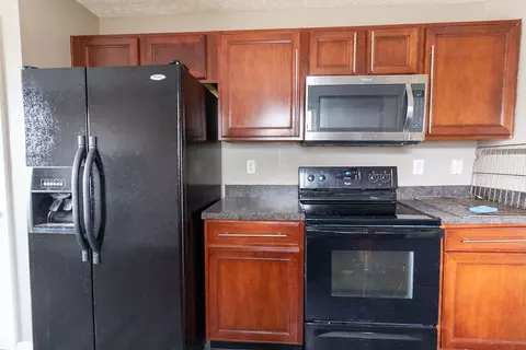 2024 Cherry Ridge Ct, La Grange, KY 40031 photo 5