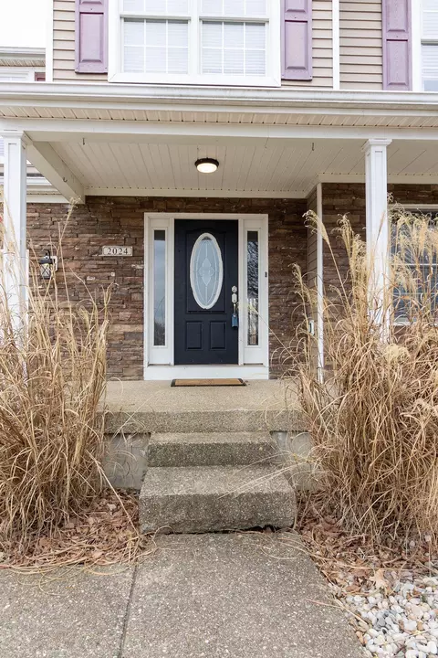 2024 Cherry Ridge Ct, La Grange, KY 40031 photo 3
