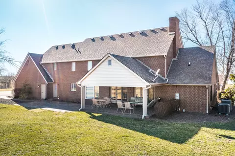 209 Ashlock Dr, Lancaster, KY 40444 photo 9