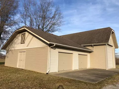 209 Ashlock Dr, Lancaster, KY 40444 photo 2