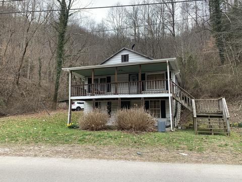 6518 Ky-476, Lost Creek, KY 41348