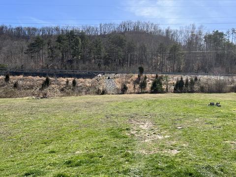 130 White Ave, Stanton, KY 40380 photo 3