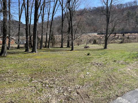 130 White Ave, Stanton, KY 40380 photo 4