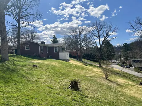 1211 Tanglewood Dr, Corbin, KY 40701 photo 1