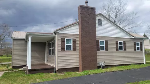 136 E Wyrick St, Corbin, KY 40701 photo 3