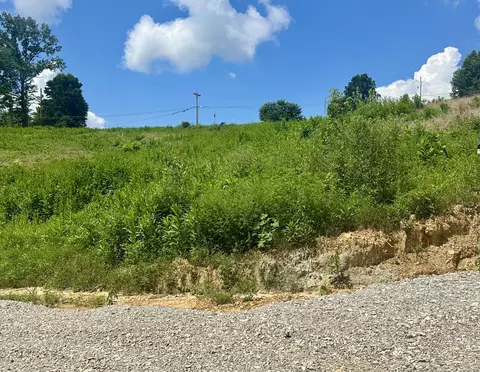 47 Malibu Dr, Corbin, KY 40701 photo 3