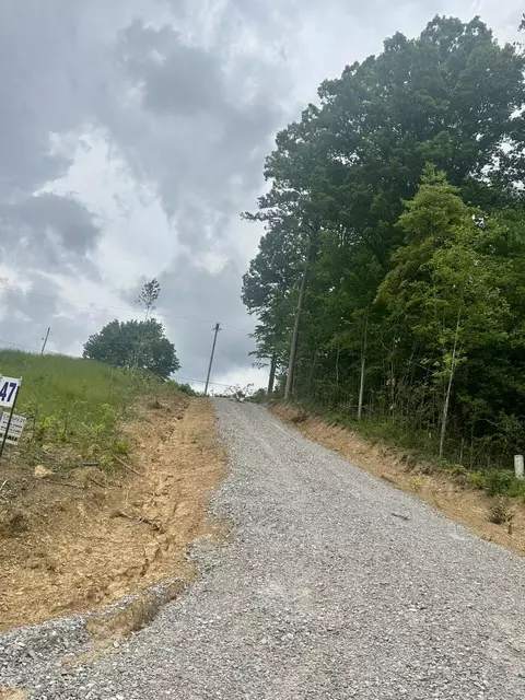 47 Malibu Dr, Corbin, KY 40701 photo 2