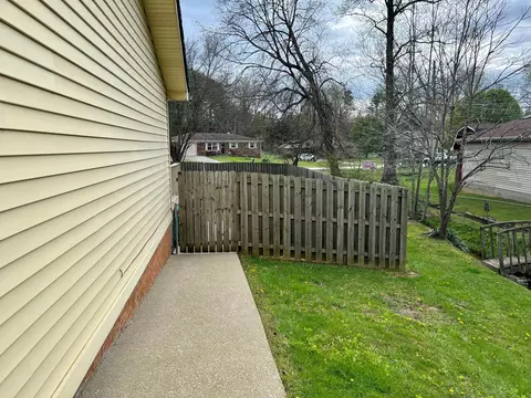 149 Oaklawn Cir, Corbin, KY 40701 photo 4