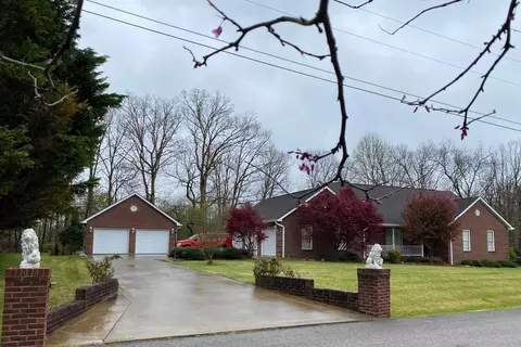 277 Lakepointe Dr, Corbin, KY 40701