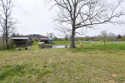 967 Gabbard Dr, Berea, KY 40403 photo 3