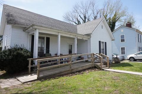 103 W Maple Ave, Lancaster, KY 40444 photo 2