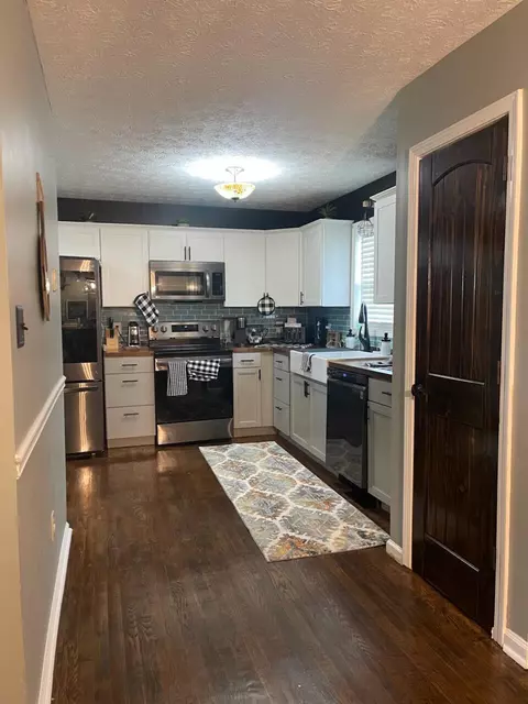 1025 Breezy Ln, Berea, KY 40403 photo 5