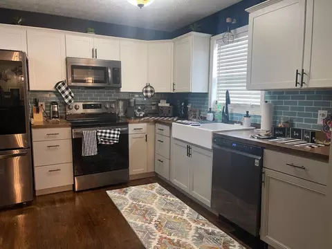 1025 Breezy Ln, Berea, KY 40403 photo 4