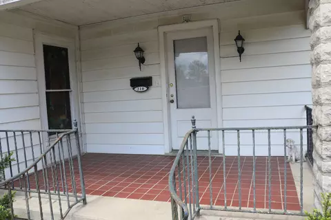 210 N Elm St, Carlisle, KY 40311 photo 6