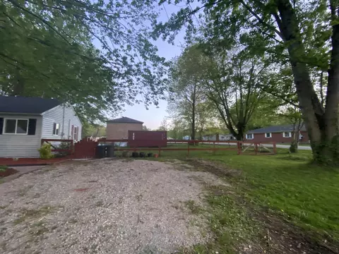 113 Phillips St, Berea, KY 40403 photo 2