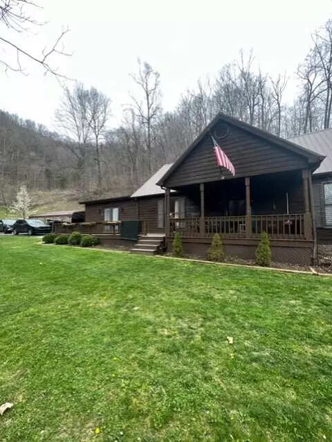 195 Avery Murphy Rd, Phyllis, KY 41544 photo 2