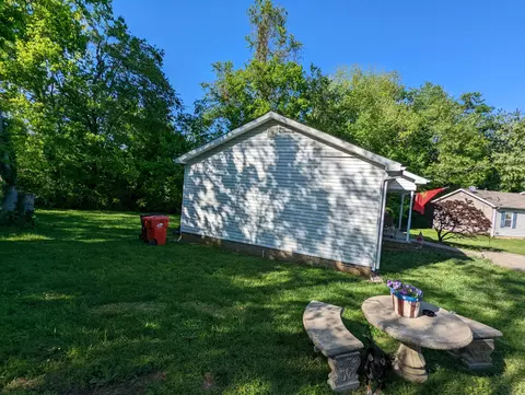 19 Divinity Ct, Lancaster, KY 40444 photo 4
