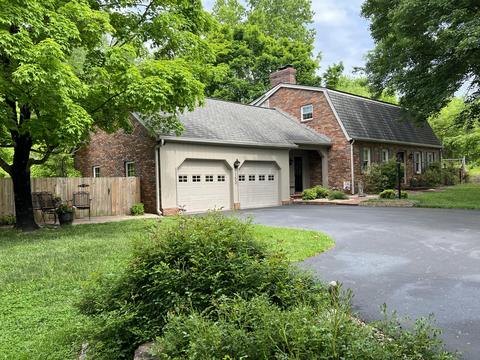 153 Sampson St, Corbin, KY 40701 photo 1