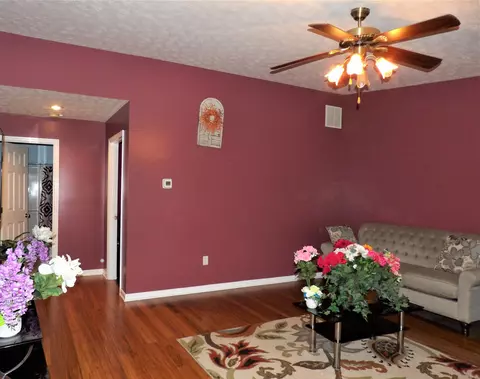 1024 Jd Cir, Berea, KY 40403 photo 6
